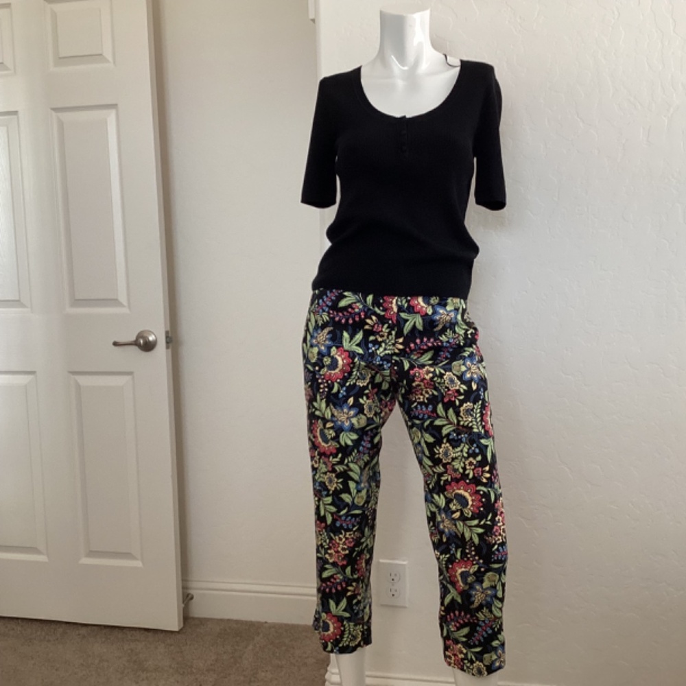 Appleseed’s, 8p, floral on black background, stretch, straight leg pants - Picture 6 of 13